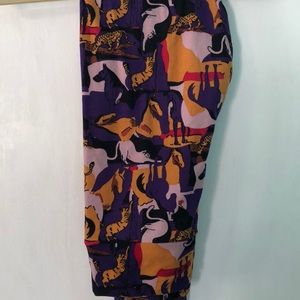 Plus sized lularoe leggings